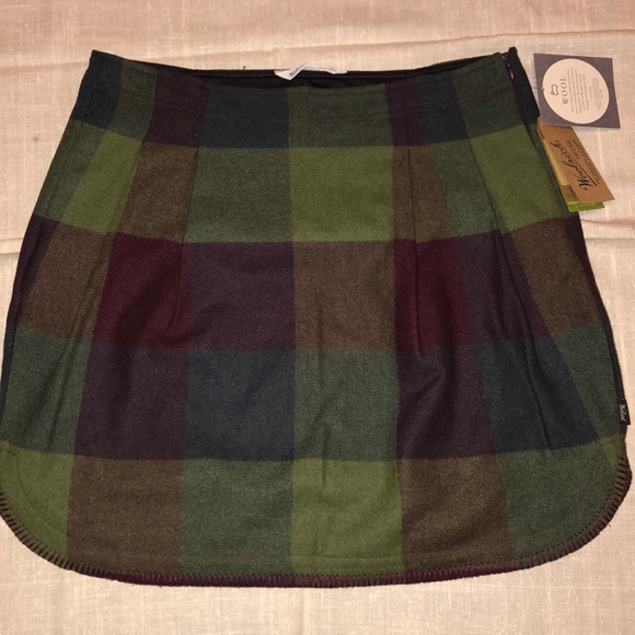 Woolrich Richville 2 Wine Wool Plaid Skirt 8 NWT - Picture 2 of 8
